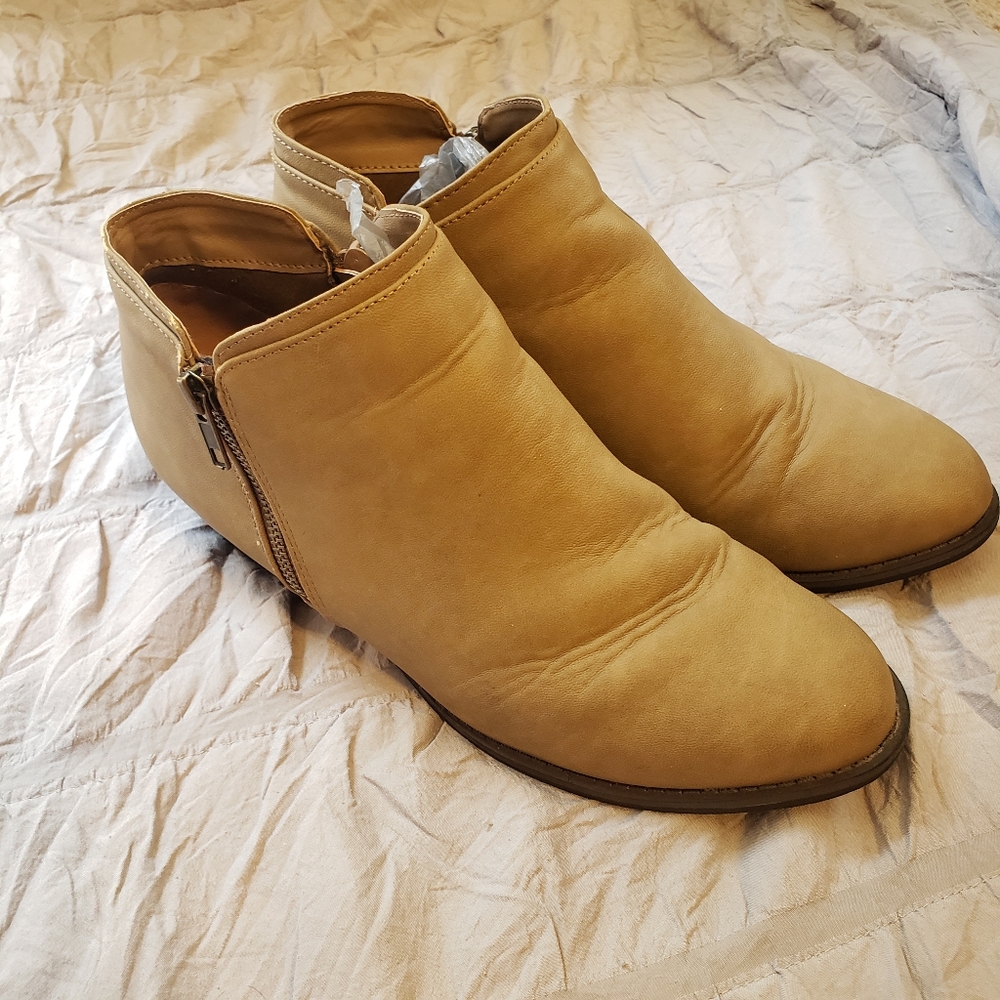 JBU Jambu Women Heeled Truimph Tan/Taupe Ankle Boots W/zip Size 11 - Picture 7 of 14